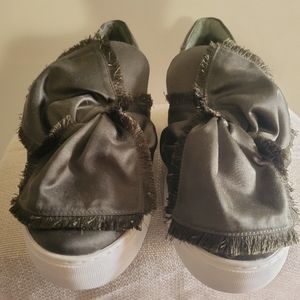 J/Slides shoes